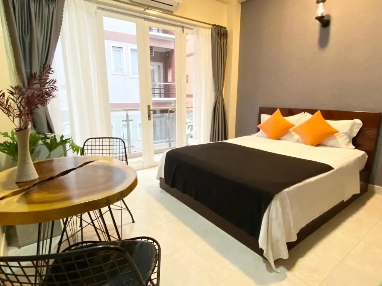 **  Acorn Hotel Ho Chi Minh-Byen Vietnam